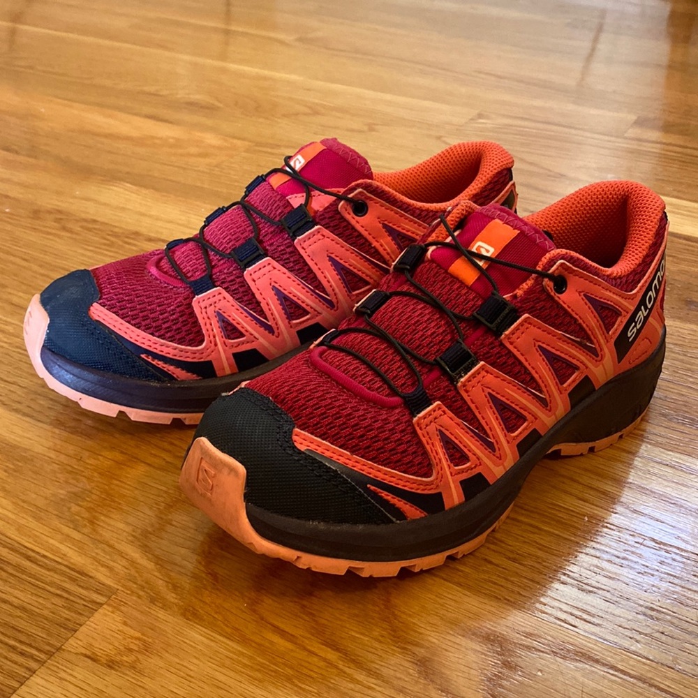 Salomon Kids Hiking Shoes Size 2